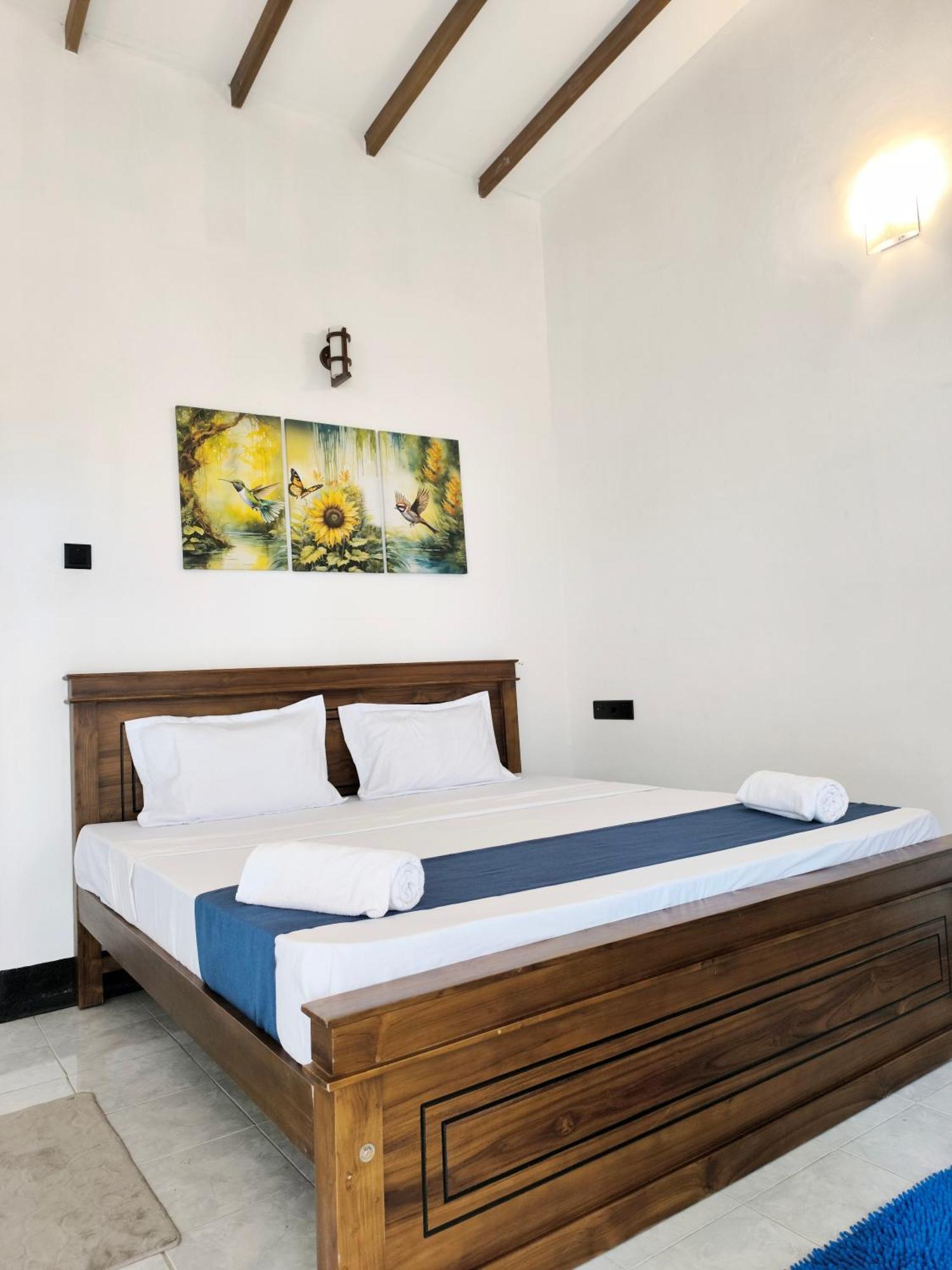 French Garden Regish Guest House Тринкомали Номер фото